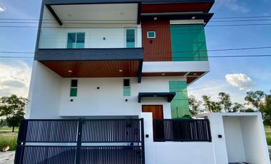 BRANDNEW ELEGANT MODERN HOUSE FOR SALE SITUATED IN A HIGH-END SUBD. NEAR NLEX & CLARK
