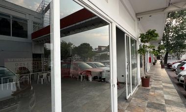 SE RENTA LOCAL COMERCIAL PLAZA ZAVALETA