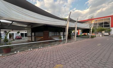 SE RENTA LOCAL COMERCIAL PLAZA ZAVALETA