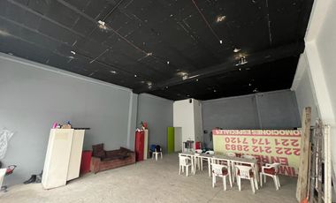 SE RENTA LOCAL COMERCIAL PLAZA ZAVALETA
