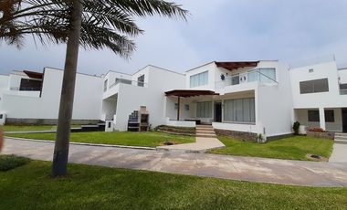 Alquilo Casa de Playa, Condominio Moravia, 07 Habitaciones, Amoblada y Equipada