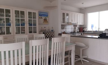 Alquilo Casa de Playa, Condominio Moravia, 07 Habitaciones, Amoblada y Equipada