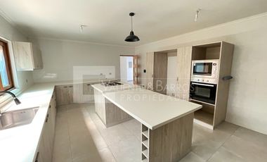 GRAN CASA EN VENTA EN DOÑA MATILDE - MACHALI