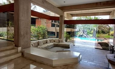 ESPECTACULAR RESIDENCIA CASA CON PISCINA