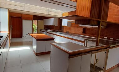 ESPECTACULAR RESIDENCIA CASA CON PISCINA