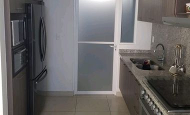 MODERNA FUNCIONAL AMPLIA 3REC/BAÑO ESQUINA JARDIN INT/EXT SUÉR CUIDADO, CTO SERV/BAÑO , SALA DE TV CERCA DEL ACCESO PRINCIPAL DEL FRACCIONAMIENTO.