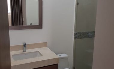 MODERNA FUNCIONAL AMPLIA 3REC/BAÑO ESQUINA JARDIN INT/EXT SUÉR CUIDADO, CTO SERV/BAÑO , SALA DE TV CERCA DEL ACCESO PRINCIPAL DEL FRACCIONAMIENTO.