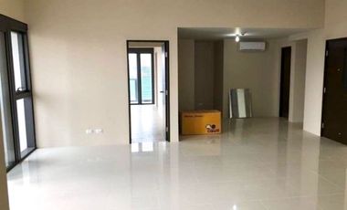 SEMI FURNISHED 4 BEDROOM UNIT FOR RENT IN UPTOWN RITZ RESIDENCE