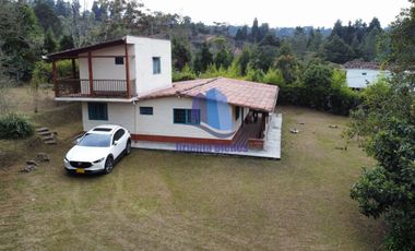 Vendo casa ubicada en el municipio de Guarne Antioquia, vereda piedras blancas.