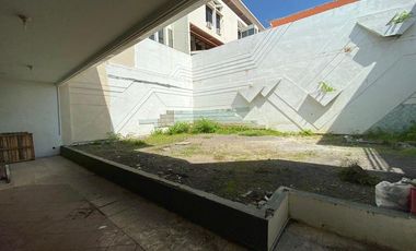 Rumah Tengah Kota Jl. Argopuro Sawahan Surabaya