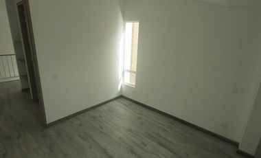 SE ARRIENDA CASA EN CHIA LA FAGUA