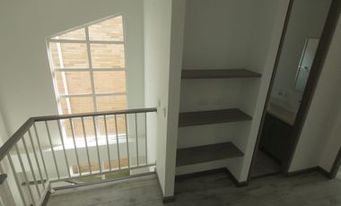 SE ARRIENDA CASA EN CHIA LA FAGUA