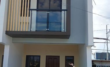 Malanday Valenzuela Brand New Townhouse 3 BR, 2 T&B, with front parking