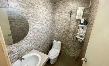 85798 - ขายถูก!! ทาวน์โฮม 2ชั้น25 ตร.ว หมู่บ้านแม่ธรณีทอง แยกอินโดจีน พิษณูโลก ตกแต่งสวย แถมเฟอร์นิเจอร์ทั้งหลัง หิ้วกระเป๋าเข้าอยู่ได้เลย