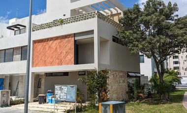 Increíble Casa en Venta en Residencial Arbolada by Cumbres