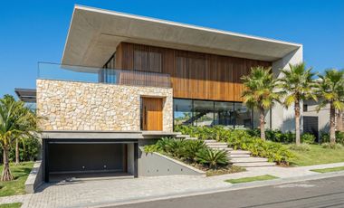 Casa en Venta en CHAPALITA Hermosa, Segura y Confortable