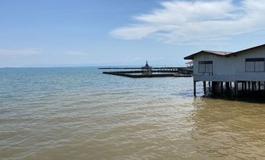 Koh Chang - Modern 3-bedroom beachfront-house on 1.200 m2 at a peaceful fishing village