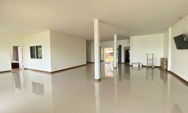 Koh Chang - Modern 3-bedroom beachfront-house on 1.200 m2 at a peaceful fishing village