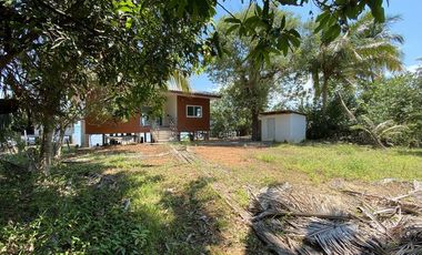 Koh Chang - Modern 3-bedroom beachfront-house on 1.200 m2 at a peaceful fishing village