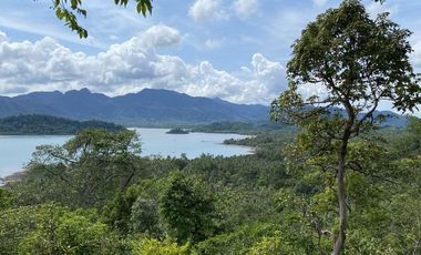 Koh Chang - Modern 3-bedroom beachfront-house on 1.200 m2 at a peaceful fishing village