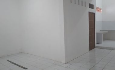 Rumah disewakan GKB Manyar Gresik