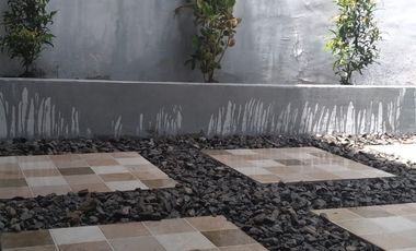 Rumah disewakan GKB Manyar Gresik