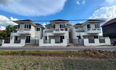Rumah Cantik Suasana Asri View Merapi di Sorogenen dekat Bandara Adisucipto