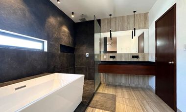 Excelente casa moderna de 2 plantas en privada