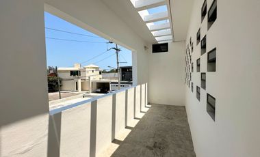 Excelente casa moderna de 2 plantas en privada