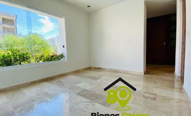 Villa en venta con alberca y palapa en la exclusiva zona Diamante de Acapulco