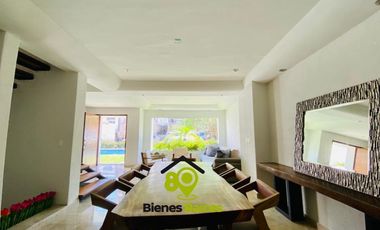 Villa en venta con alberca y palapa en la exclusiva zona Diamante de Acapulco