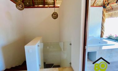Villa en venta con alberca y palapa en la exclusiva zona Diamante de Acapulco