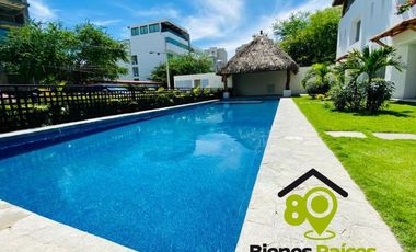 Villa en venta con alberca y palapa en la exclusiva zona Diamante de Acapulco