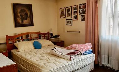 Amplia Casa Villa Macul a pocas cuadras Metro y Mall Quilin 6 Habitaciones