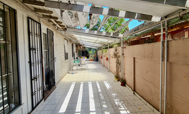 Amplia Casa Villa Macul a pocas cuadras Metro y Mall Quilin 6 Habitaciones