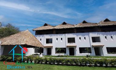 ¡Casa para estrenar! Roof garden con jacuzzi. Salida al jardín y alberca