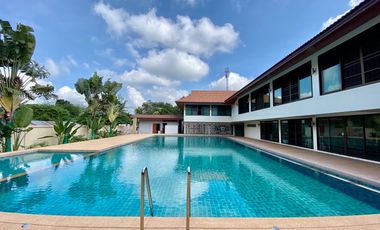 Large house 12 beds for sale in Doi Saket, Chiang Mai