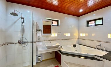 Large house 12 beds for sale in Doi Saket, Chiang Mai