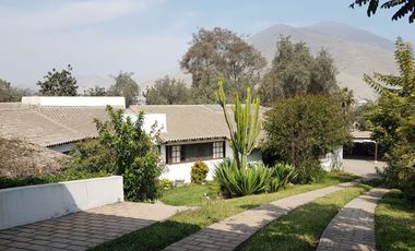 En venta casa como terreno La Molina Rinconada Alta 2500 m2