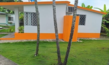 VENTA CASA EN TONSUPA ESMERALDAS, DENTRO DE CONJUNTO VACACIONAL CERCA A LA PLAYA