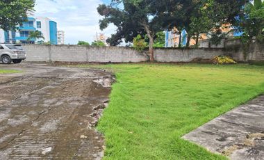 VENTA CASA EN TONSUPA ESMERALDAS, DENTRO DE CONJUNTO VACACIONAL CERCA A LA PLAYA