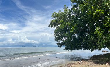 beachfront 3-bedroom Thai-Balinese style of pool villa for sale in Had yao, Krabi