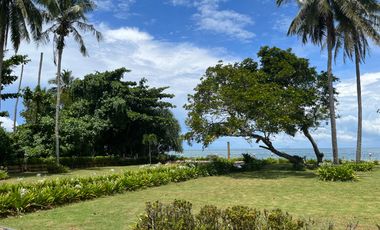 beachfront 3-bedroom Thai-Balinese style of pool villa for sale in Had yao, Krabi