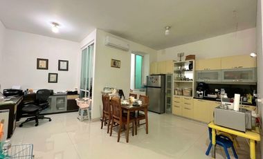 Dijual Rumah di Tomang De Oaze Residence Ada Fasilitas Pool Hadap Timur