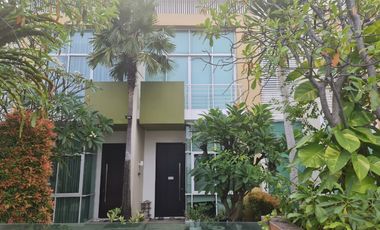 Dijual Rumah di Tomang De Oaze Residence Ada Fasilitas Pool Hadap Timur