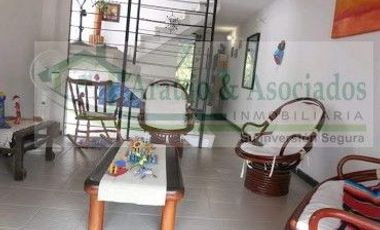 VENDEMOS EN CONDOMINIO, HERMOSA CASA CON 4 HABITACIONES.
