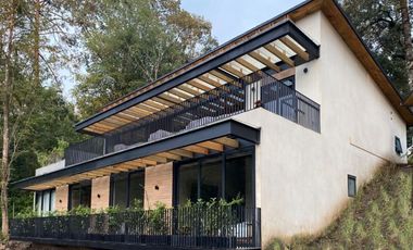 Rancho Avándaro, Casa en condominio con 2 terraza y vista al bosque, Venta
