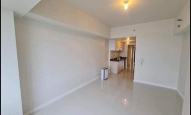 LOW PRICE DEAL! FOR SALE- STUDIO SEAVIEW IN MANDANI BAY SUITES, MANDAUE CEBU. READY FOR OCCUPANCY.