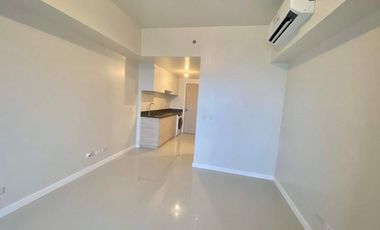 LOW PRICE DEAL! FOR SALE- STUDIO SEAVIEW IN MANDANI BAY SUITES, MANDAUE CEBU. READY FOR OCCUPANCY.