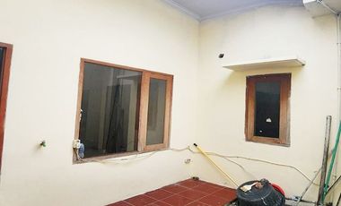Rumah Dijual/Disewakan di Kebagusan Jakarta Selatan Dekat Kebun Binatang Ragunan